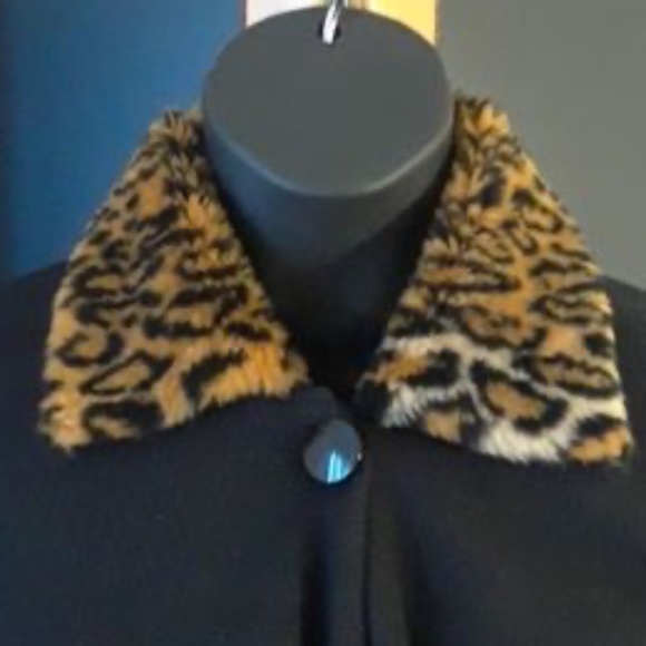 VINTAGE Cape Coat Leopard Print Faux Fur - Picture 1 of 7